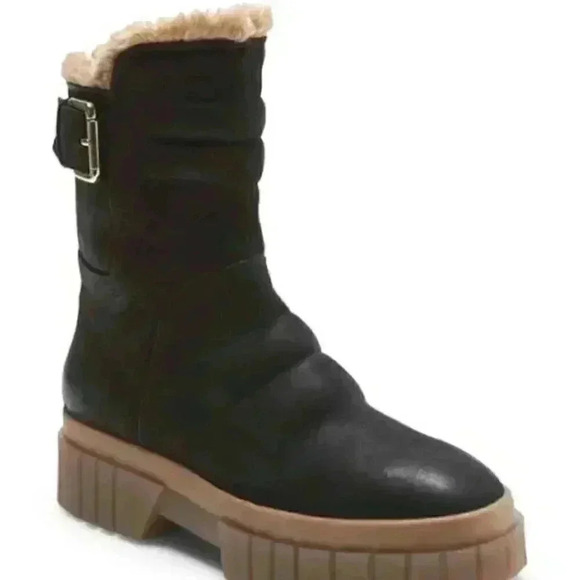 New Free People Fable Faux Fur Boots.  So comfy and super stylish. Size 8.5 - Picture 2 of 3